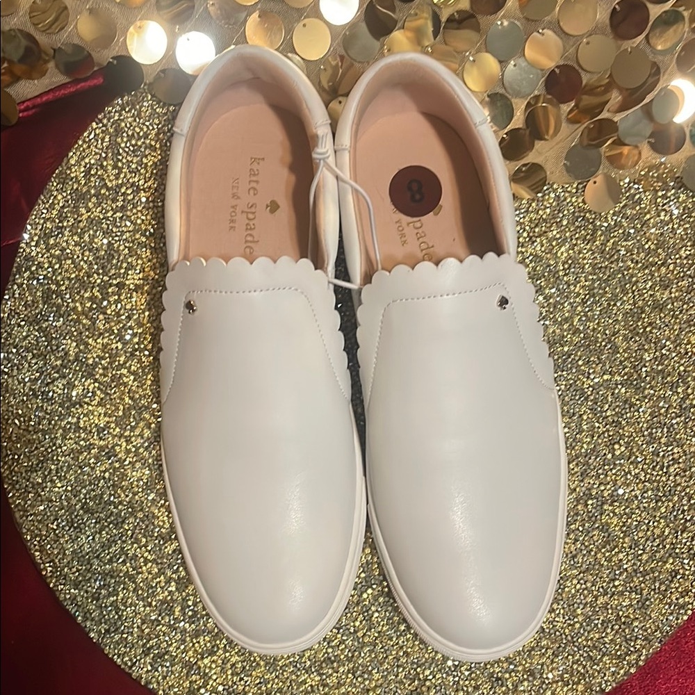 NWOT Kate Spade Chic White Scalloped Slip-On Sneakers Sz 8 - Picture 5 of 7